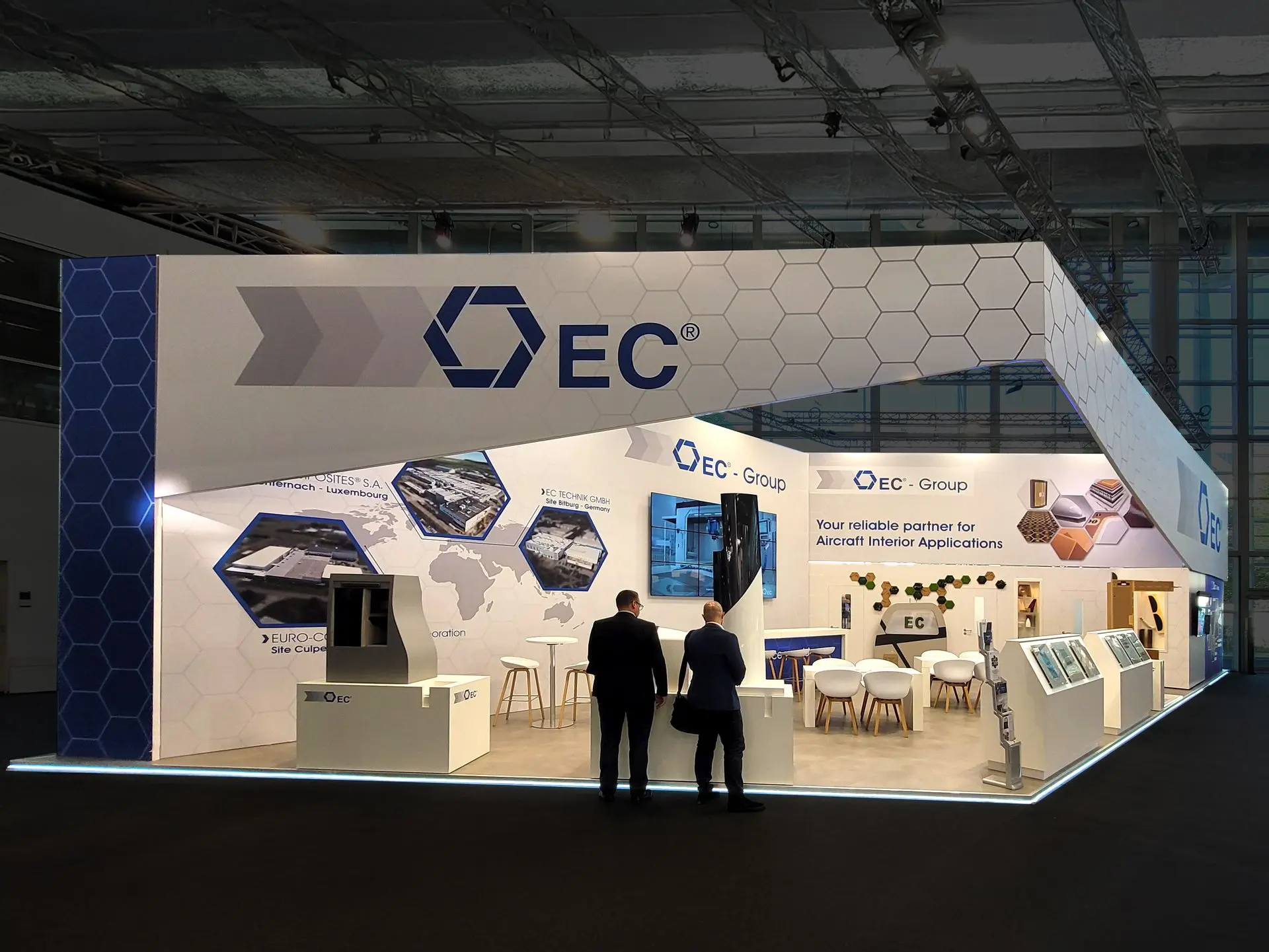 Stand personnalisé avec bannière spéciale pour Eurocomposites à AIX Hambourg